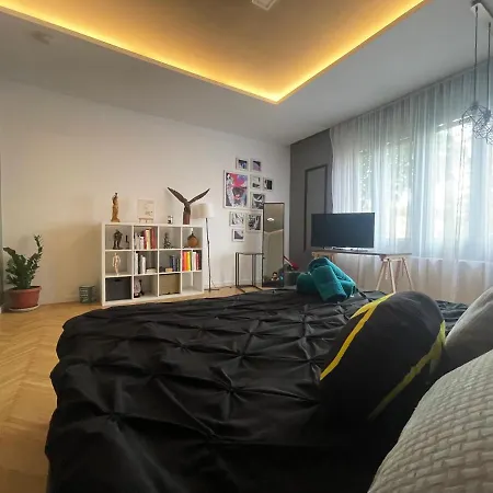 New Opera Studio Old City Center Self Check In Apartman *